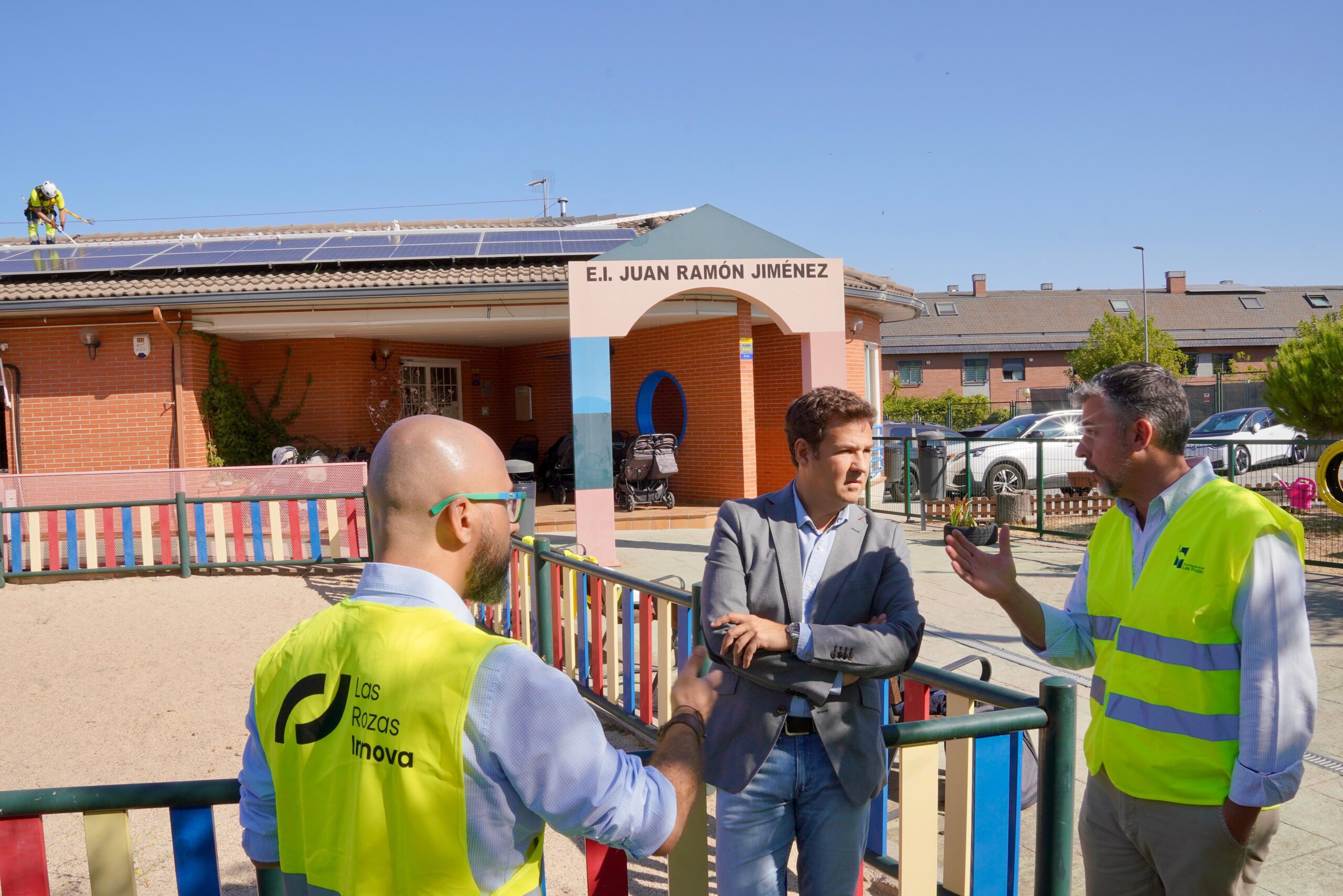 José de la Uz visita obras paneles fotovoltaicos Las Rozas